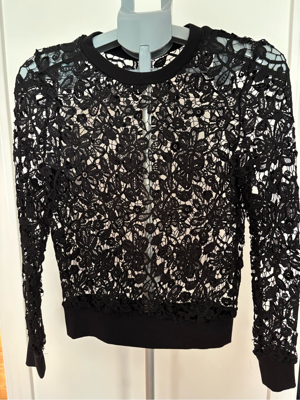 Joe & Elle Black Floral Lace Crewneck Long-Sleeve Top size M